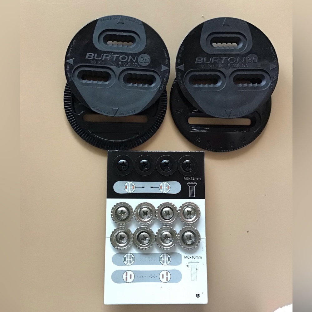 Burton M6 are:Flex snowboard hardware set with base plates